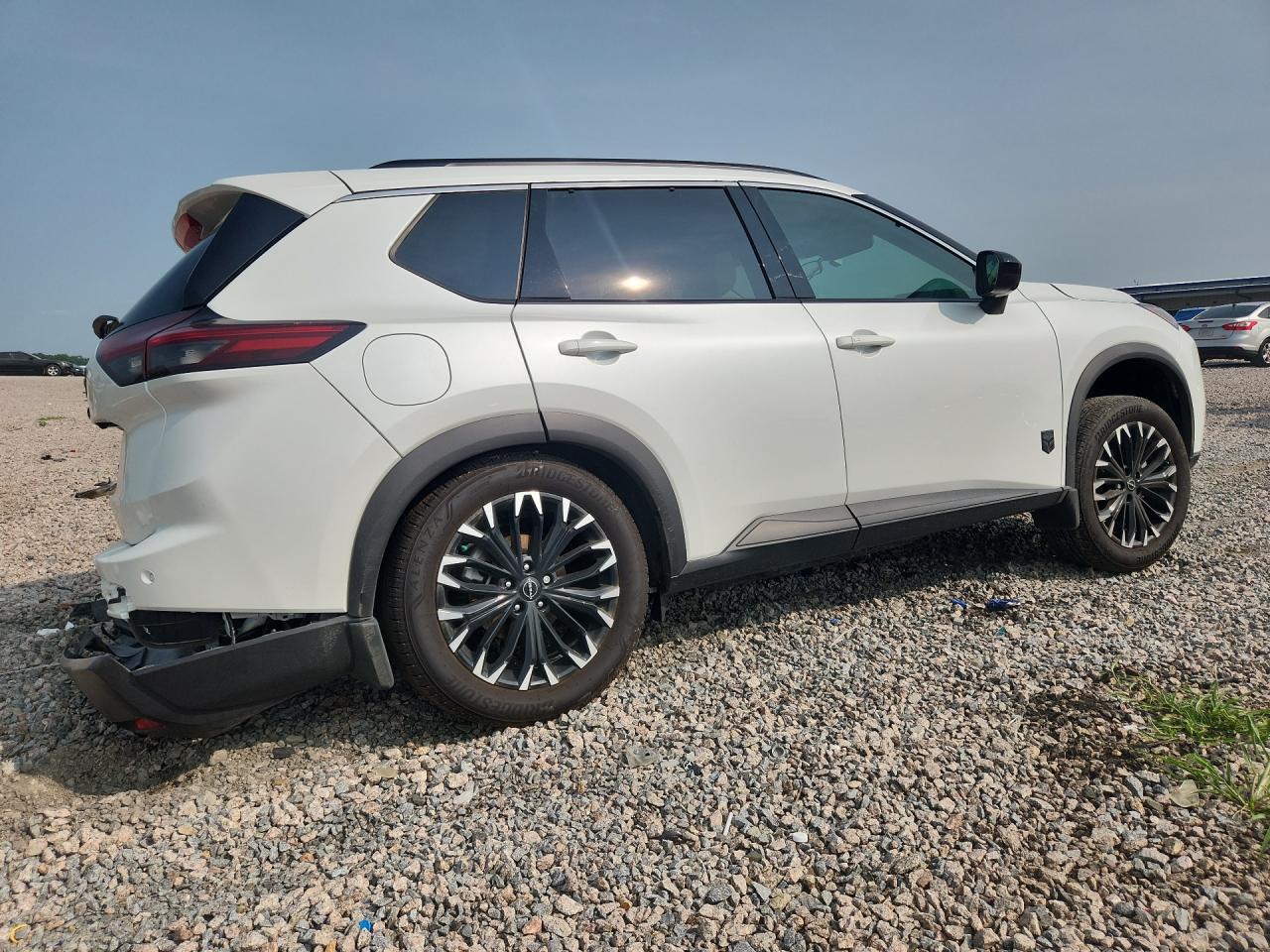 2026 Nissan Rogue Dark Armor - Image 3
