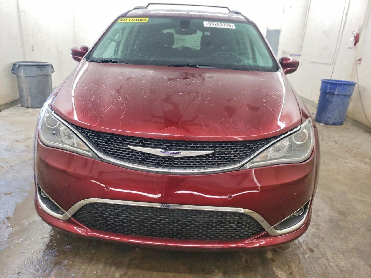 2017 Chrysler Pacifica Touring L - Image 5