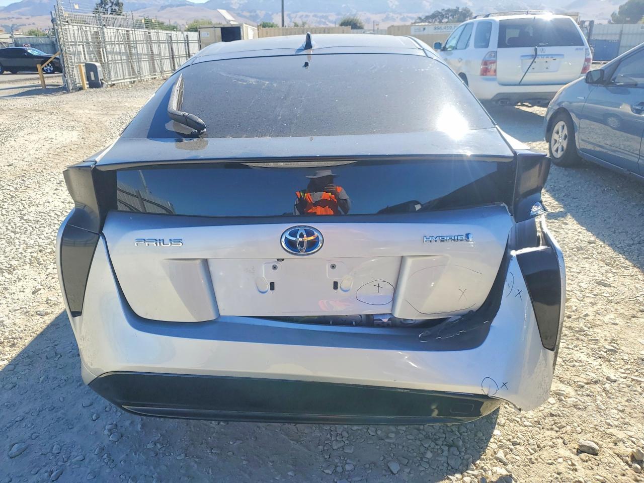 2017 Toyota Prius Two - Image 6