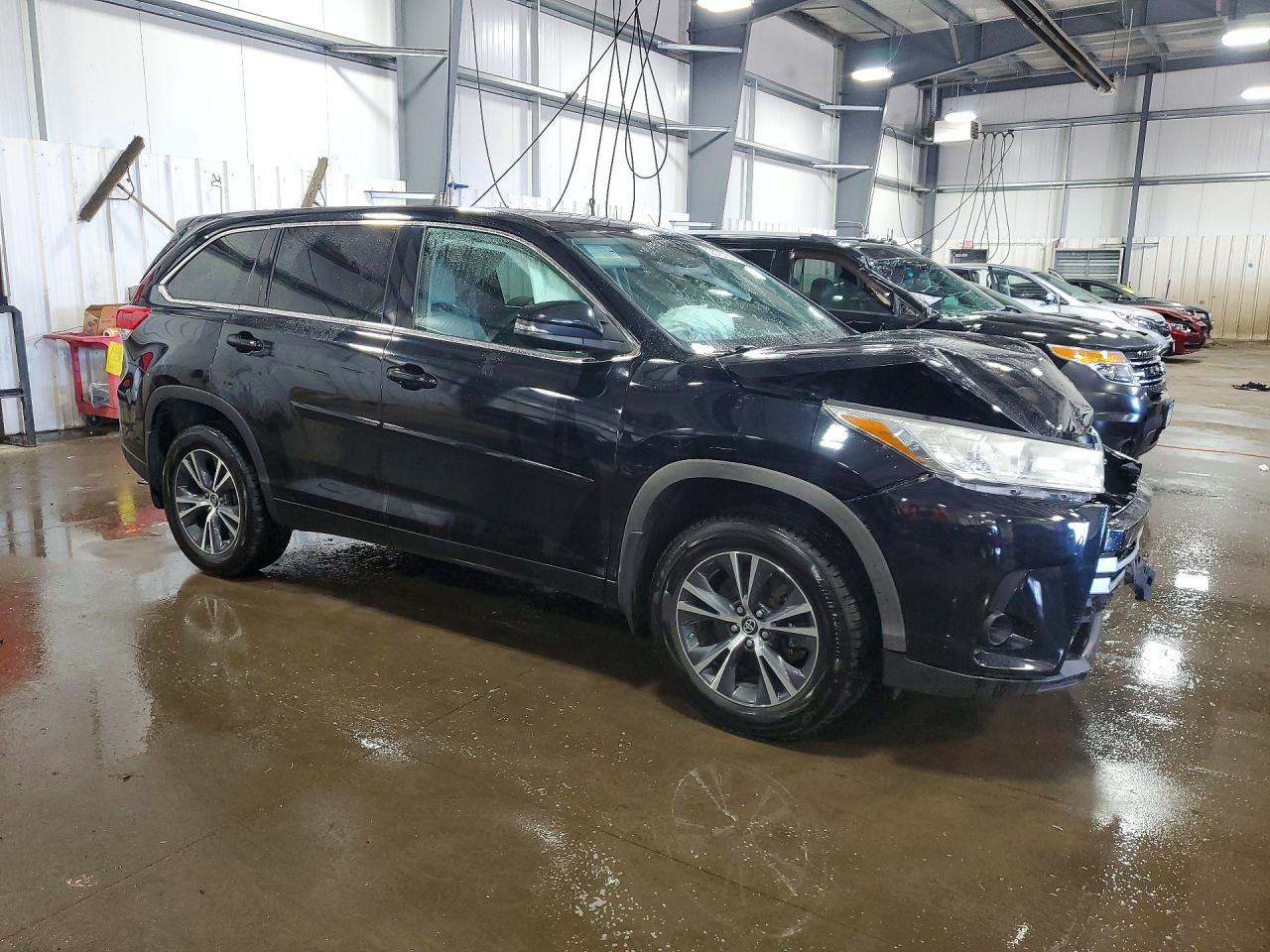 2018 Toyota Highlander Le - Фото 4