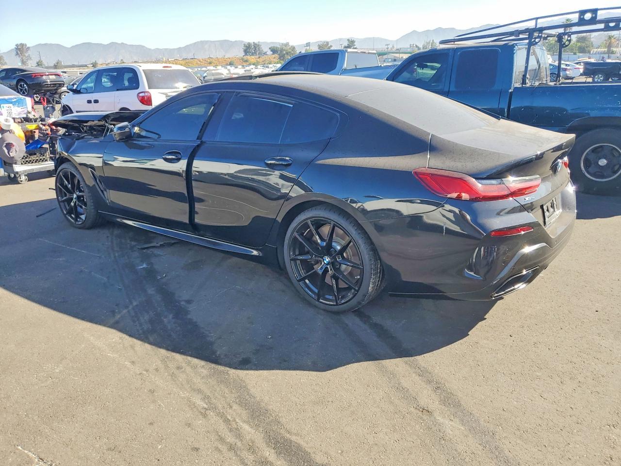 2025 BMW M850Xi - Фото 2