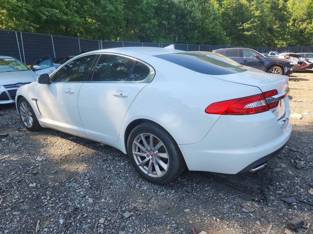 2015 Jaguar Xf 2.0T Premium - Image 2