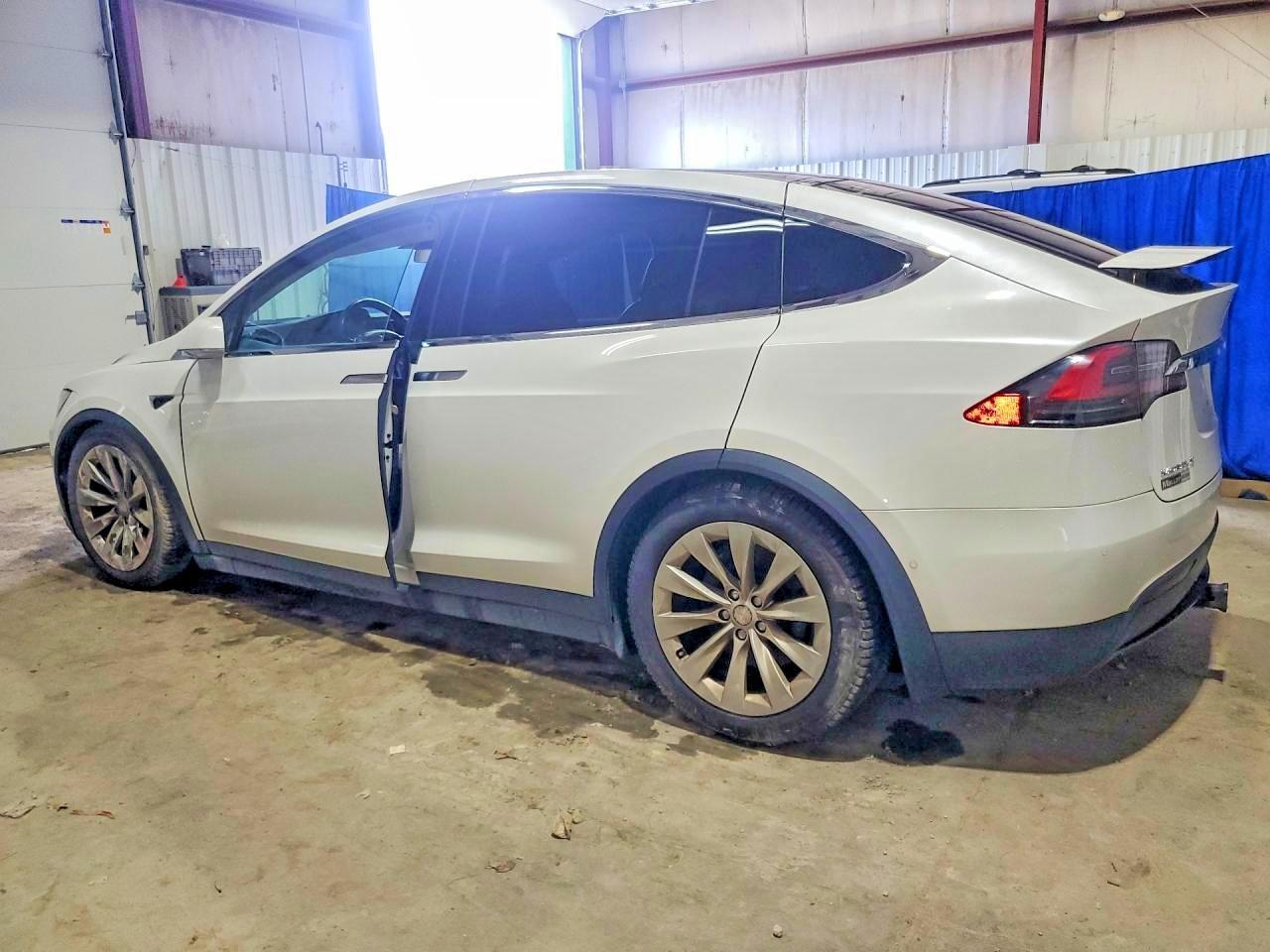 2017 Tesla Model X - Image 2