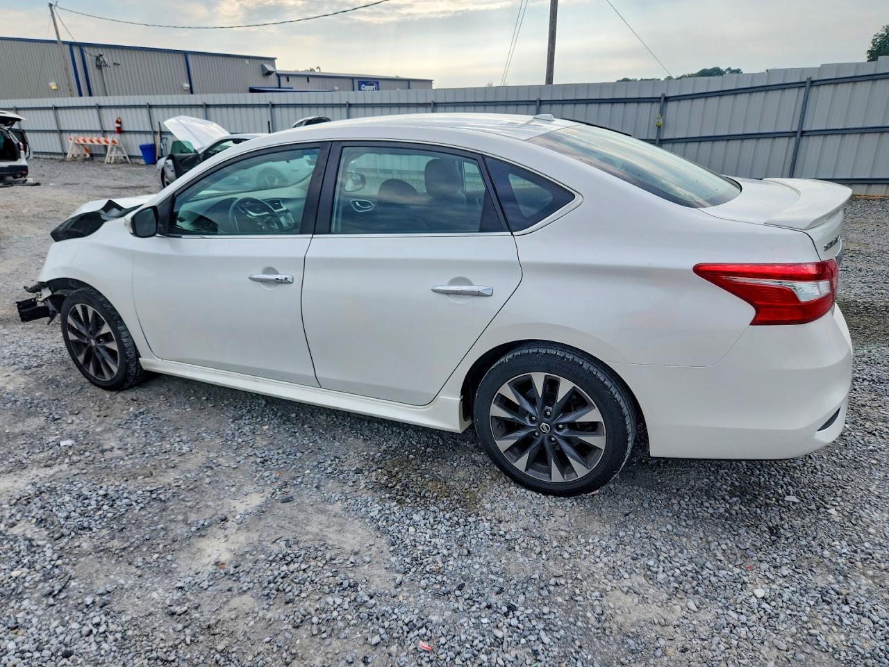 2017 Nissan Sentra Sr - Image 2