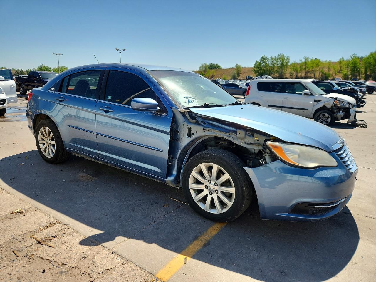 2011 Chrysler 200 Touring - Фото 4