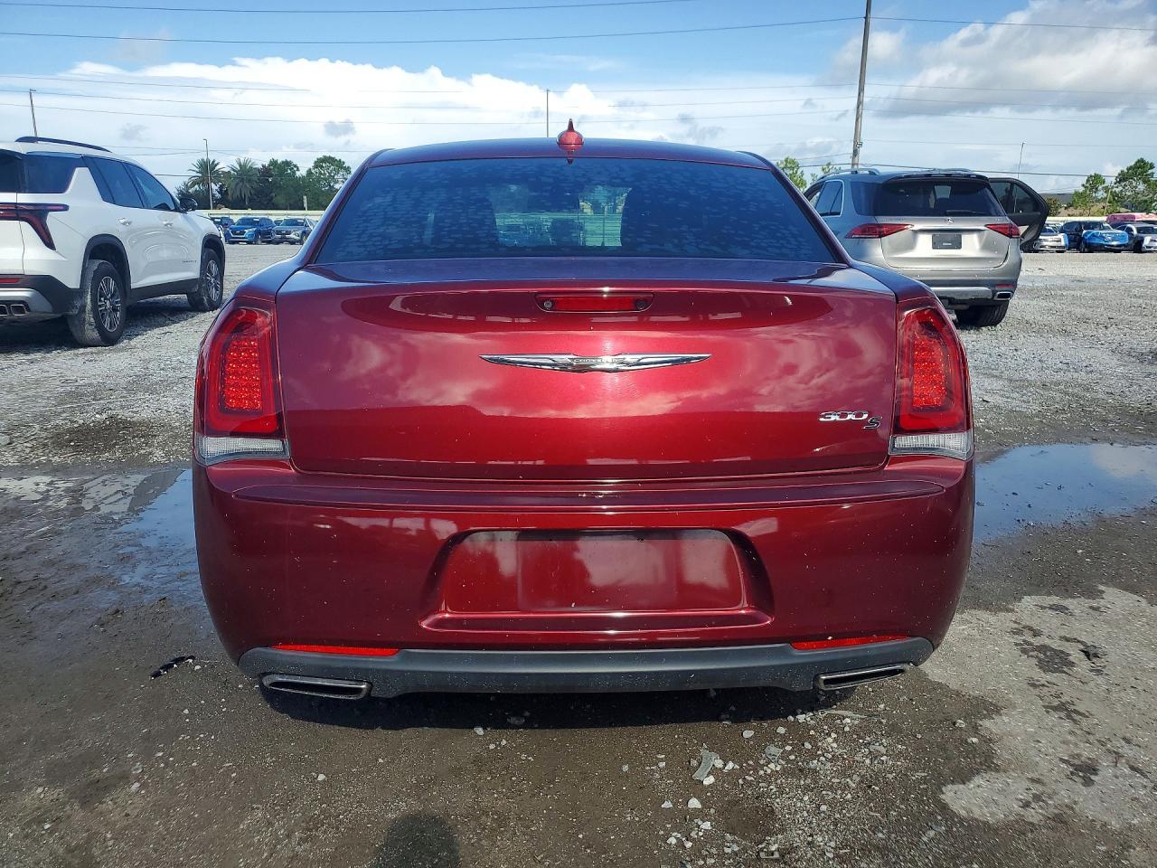 2019 Chrysler 300 S - Фото 6