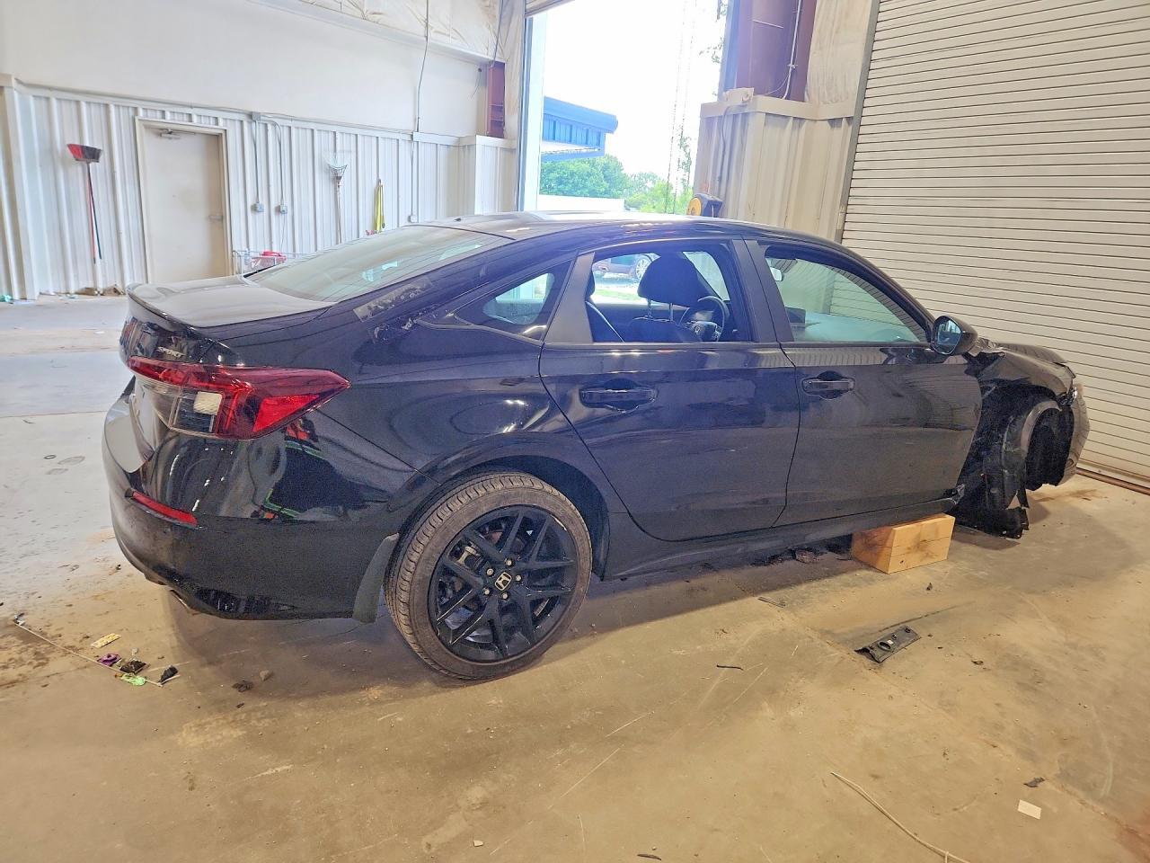 2025 Honda Civic Sport - Фото 3