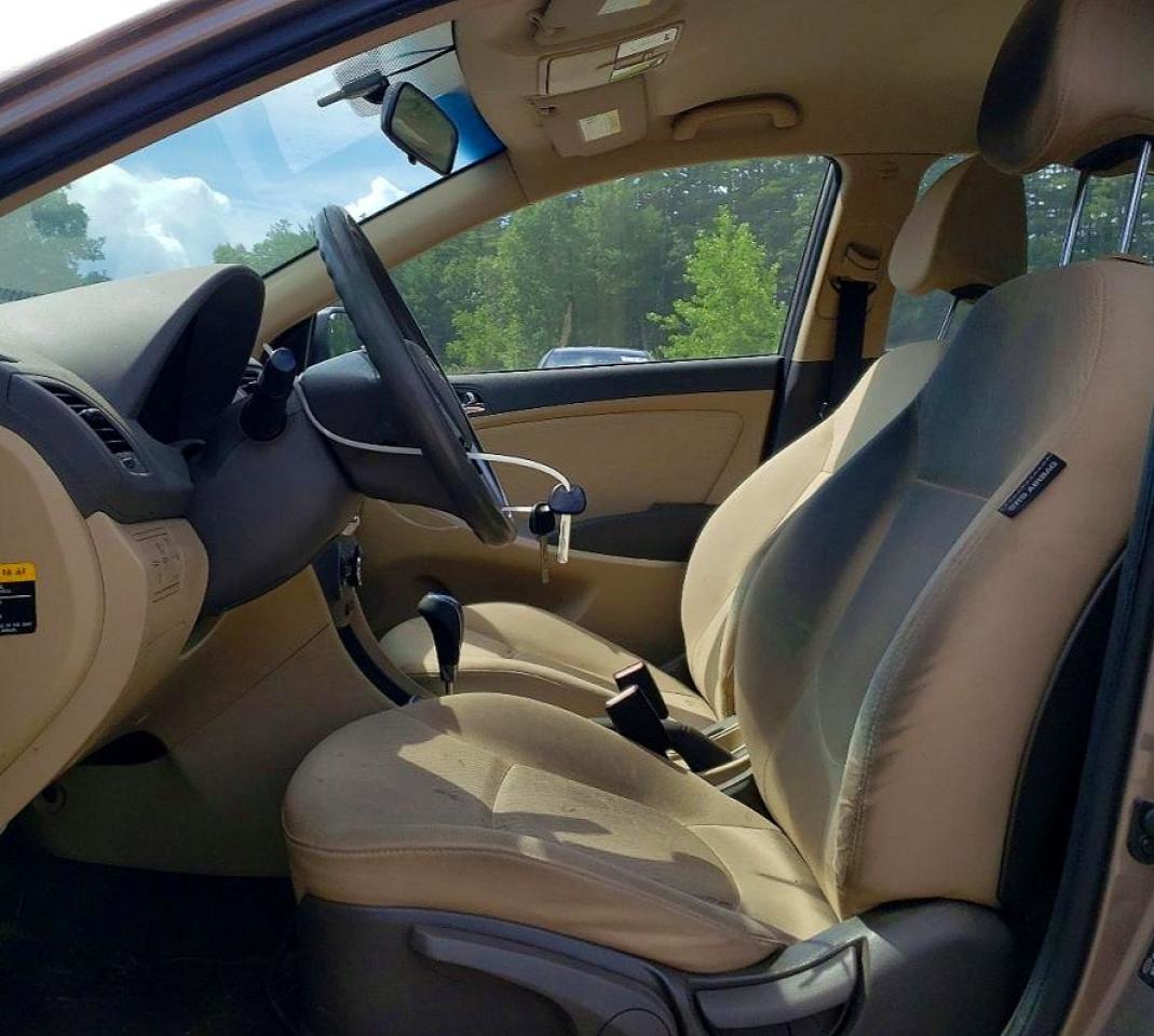 2013 Hyundai Accent Gls - Image 7