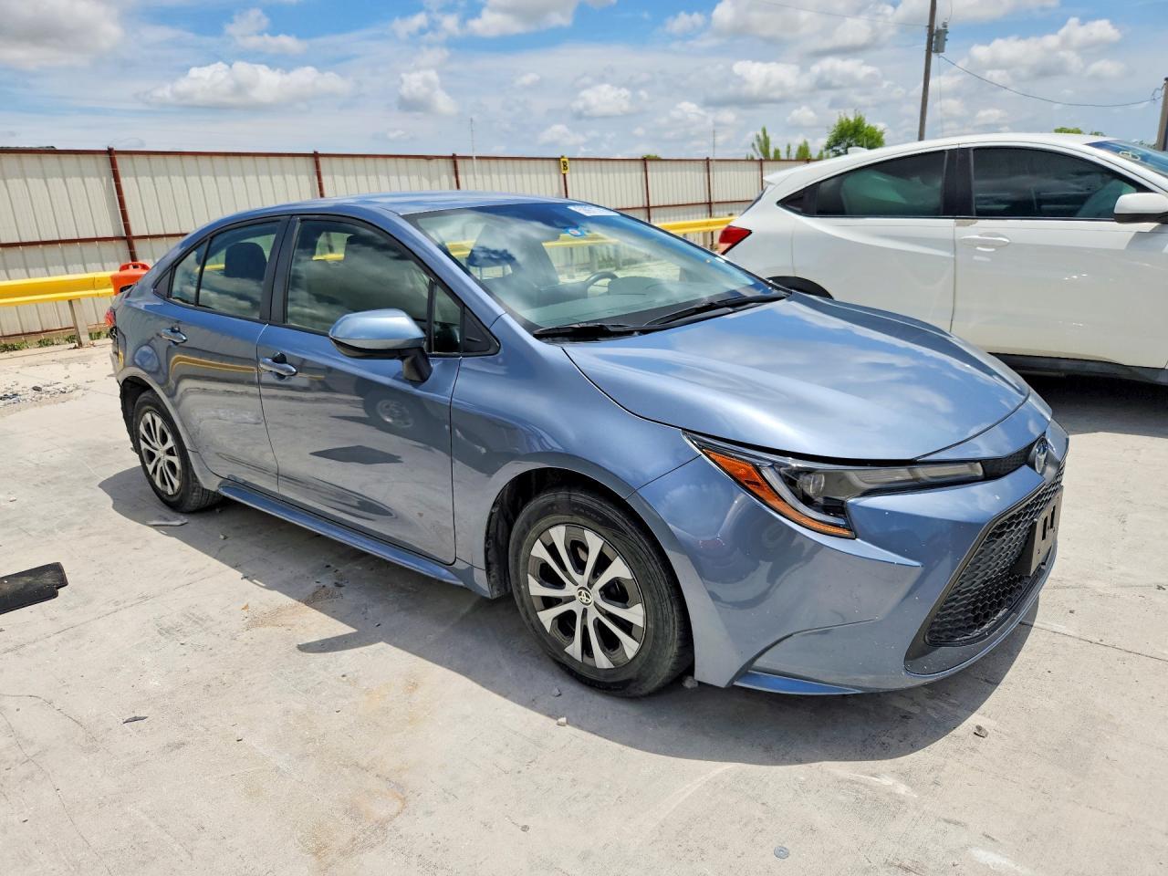 2022 Toyota Corolla Le - Image 4