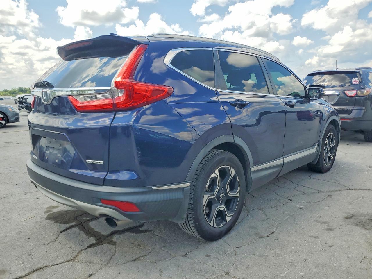 2018 Honda Cr-V Touring - Image 3