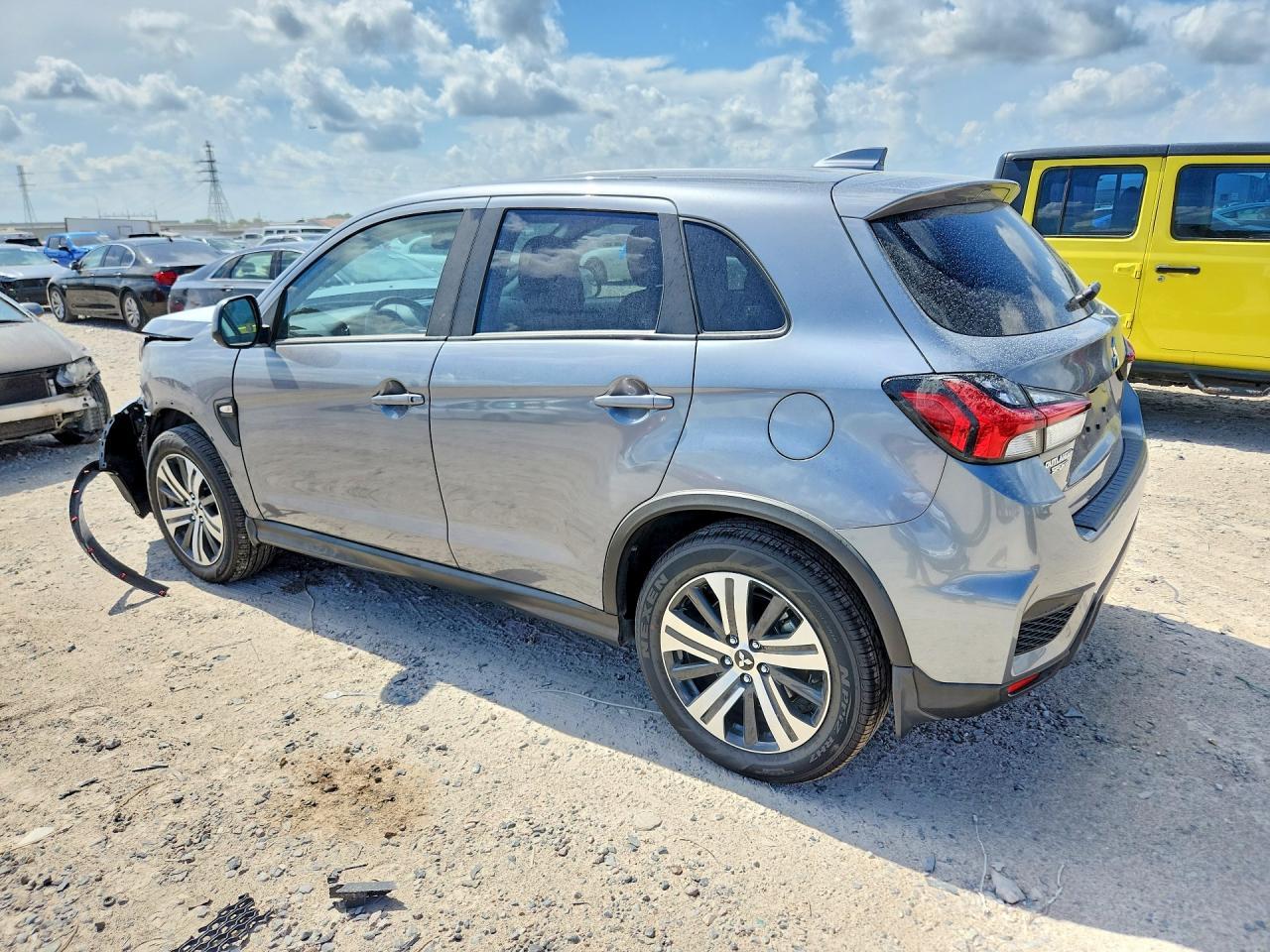 2026 Mitsubishi Outlander Sport S/Se - Фото 2