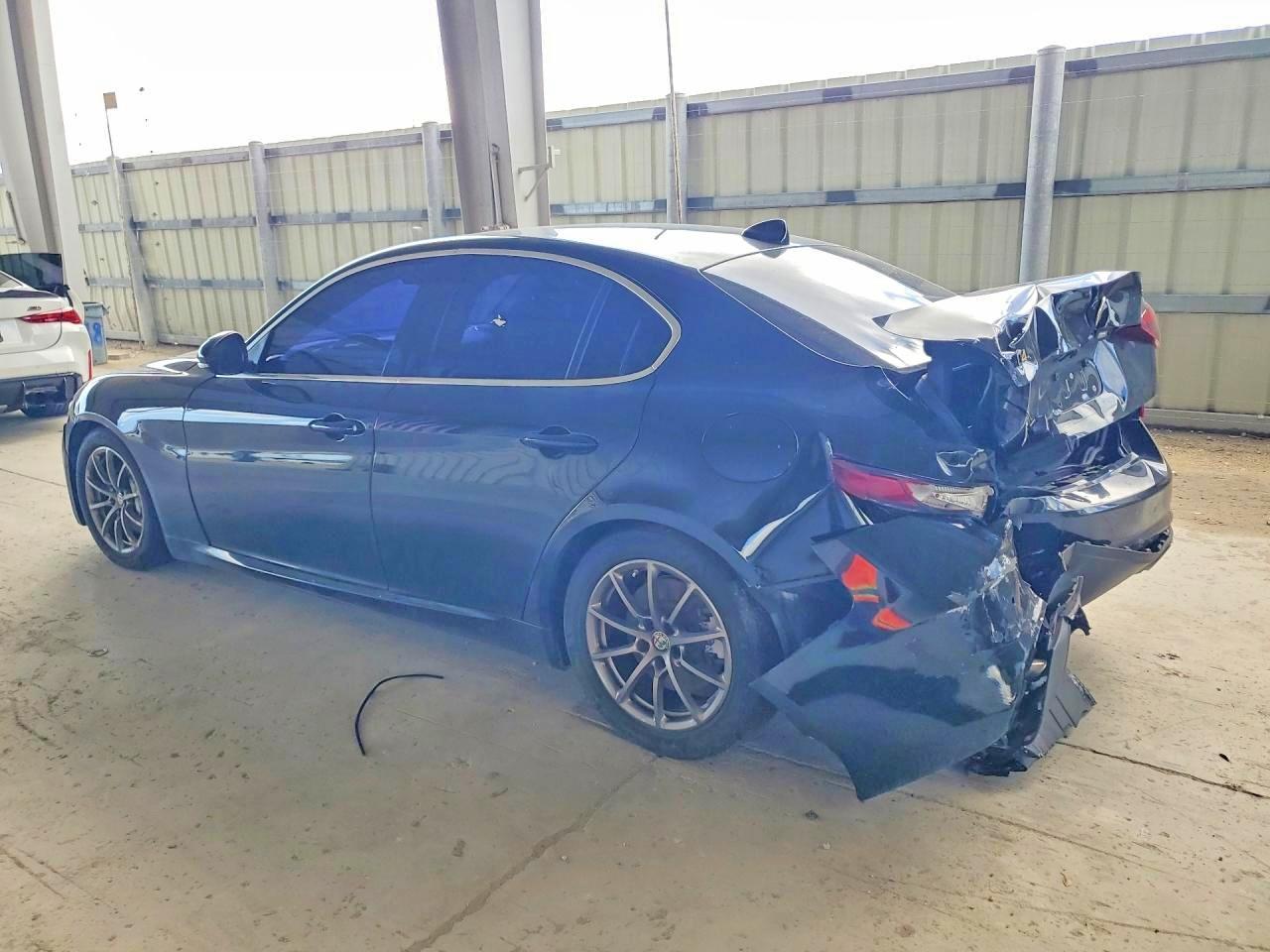 2018 Alfa Romeo Giulia - Фото 2