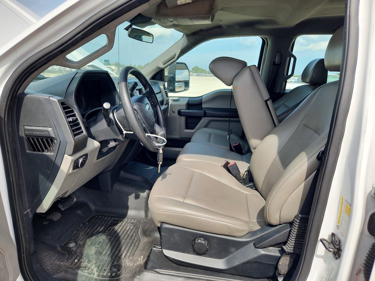 2020 Ford F350 Super Duty - Фото 7