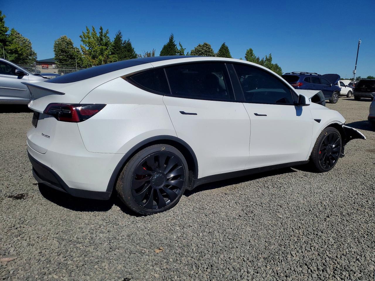 2022 Tesla Model Y - Image 3