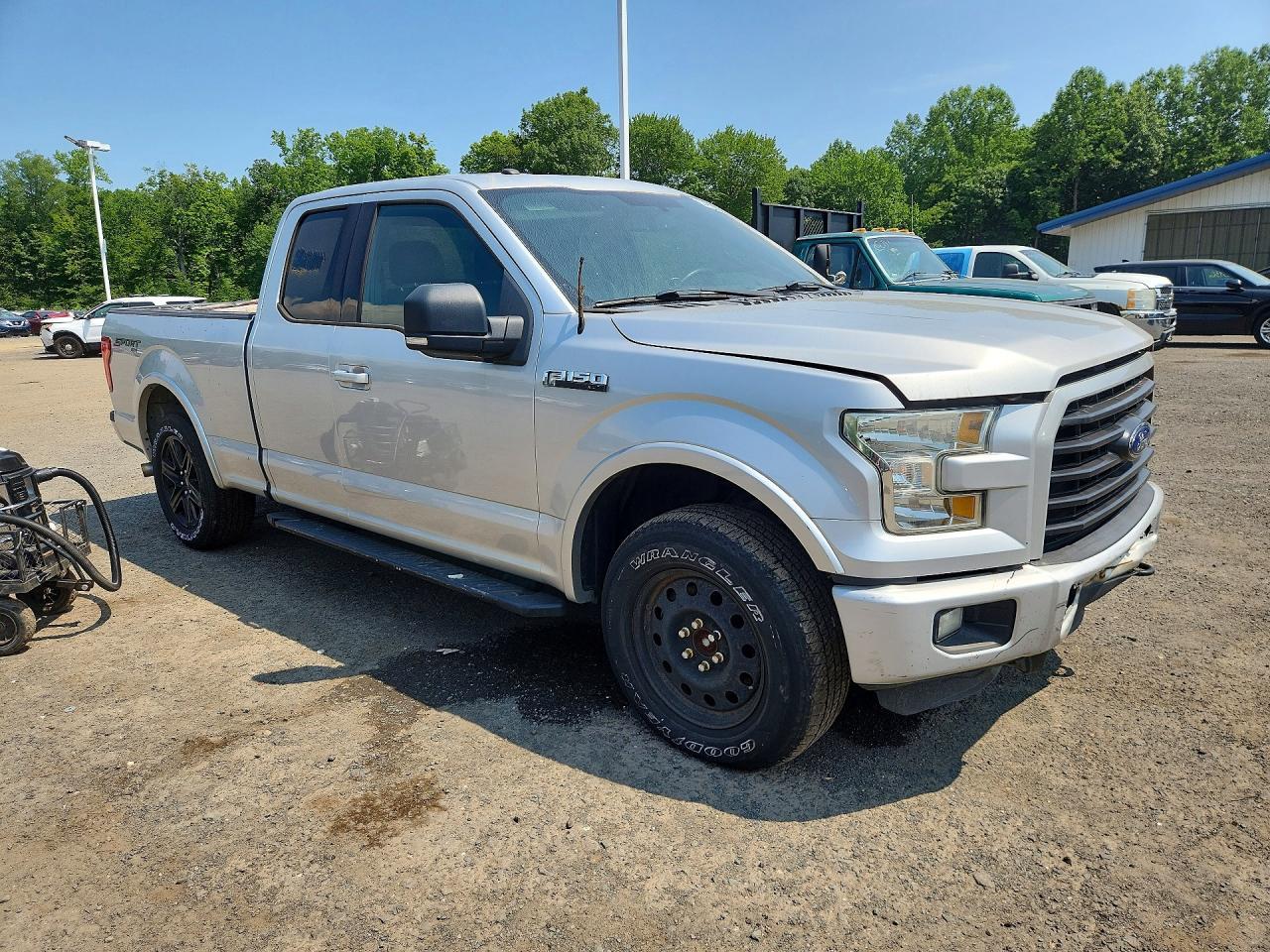 2016 Ford F150 Super Cab - Image 4