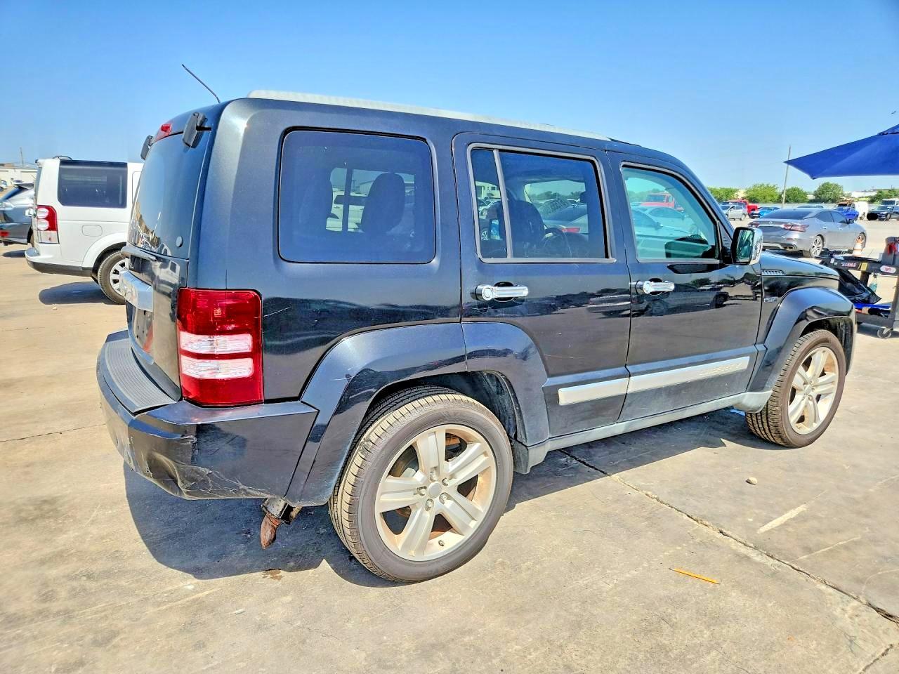 2012 Jeep Liberty Jet - Фото 3
