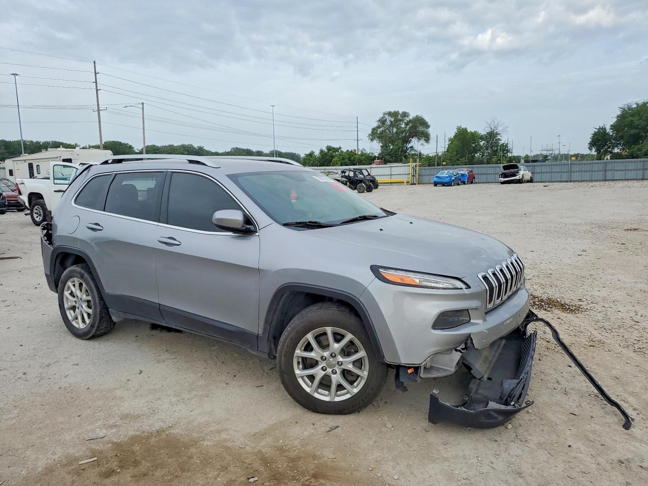 2017 Jeep Cherokee Latitude - Фото 4
