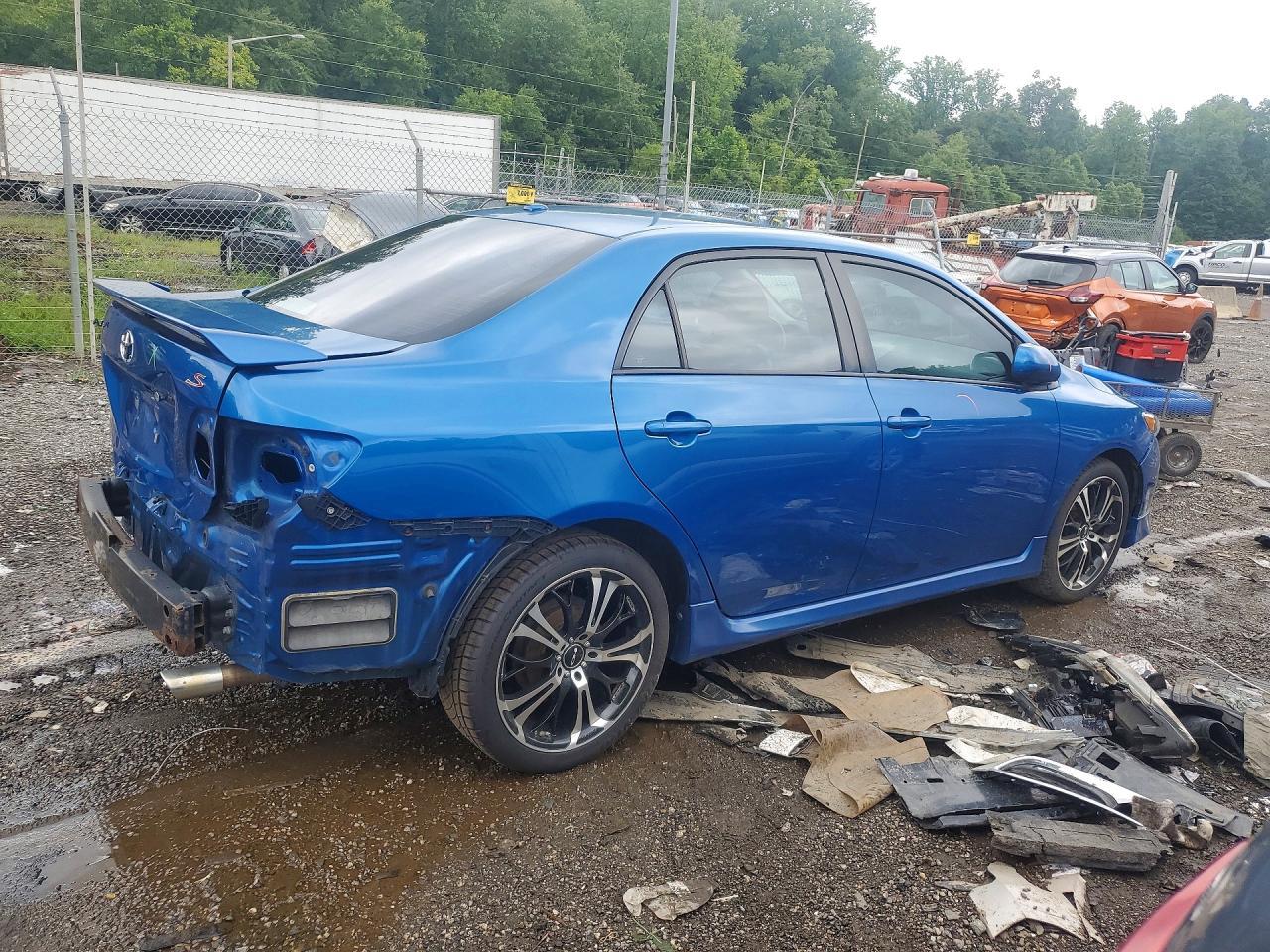2010 Toyota Corolla S - Фото 3