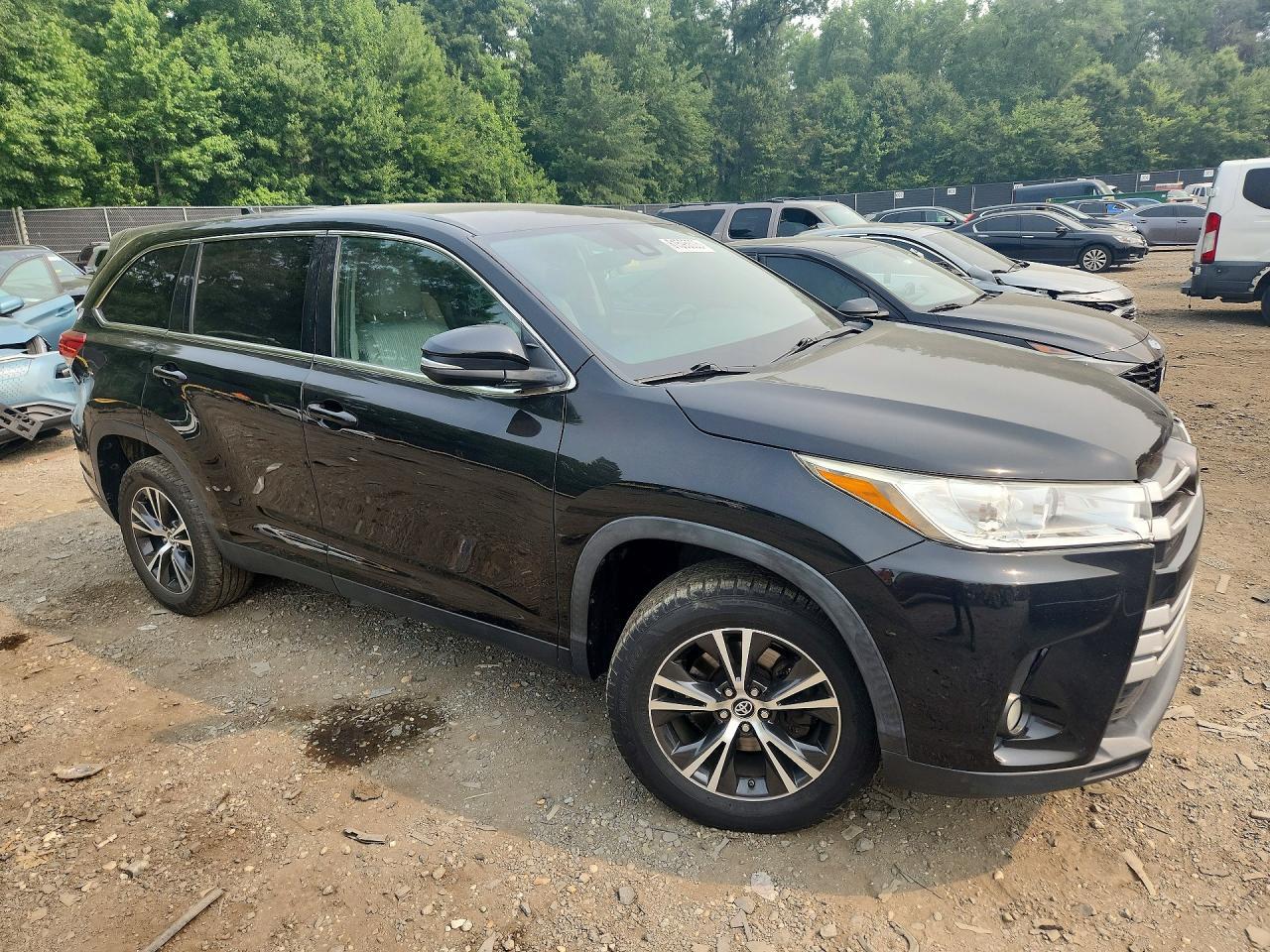 2019 Toyota Highlander Le Plus - Фото 4