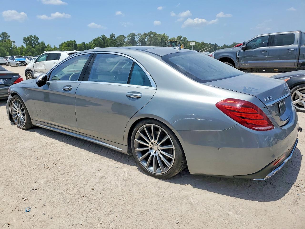 2015 Mercedes-Benz S 550 - Фото 2