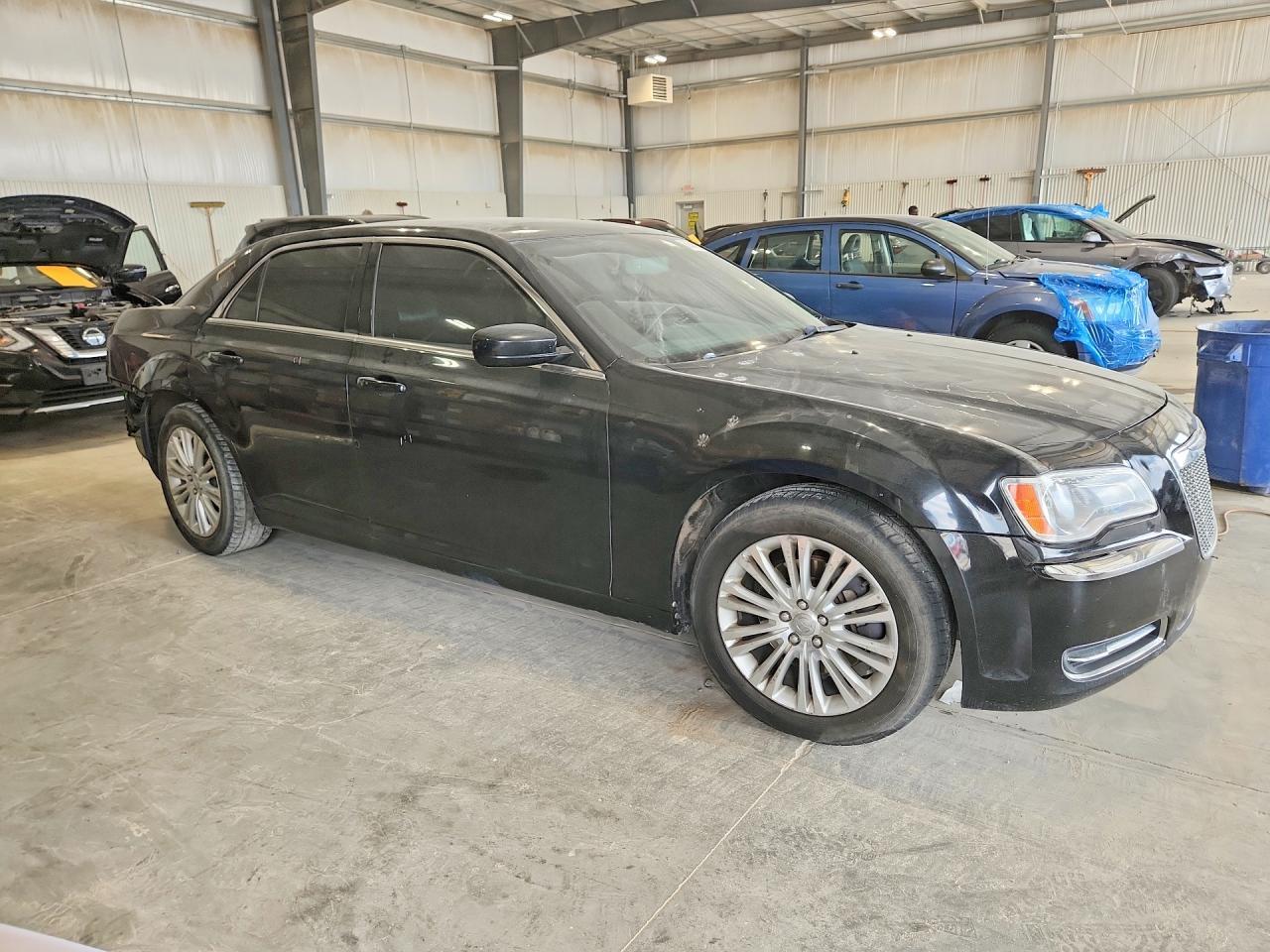 2014 Chrysler 300 - Image 4