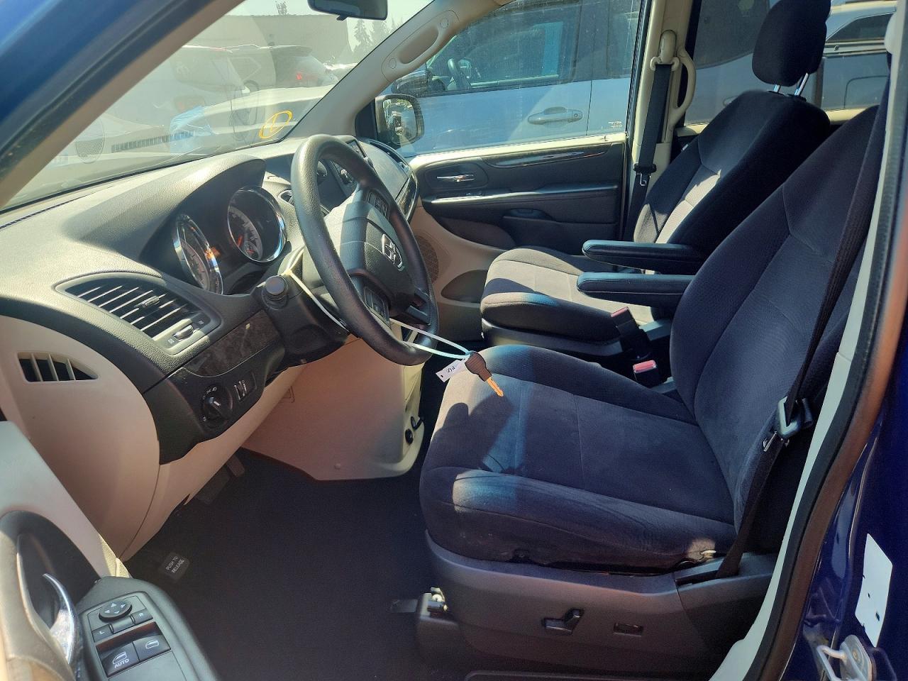 2011 Dodge Grand Caravan Express - Фото 7