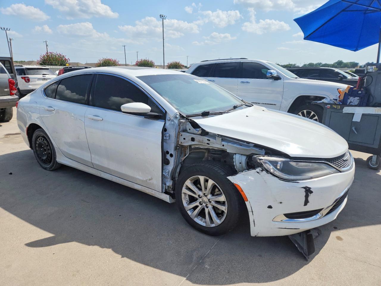 2015 Chrysler 200 Limited - Фото 4