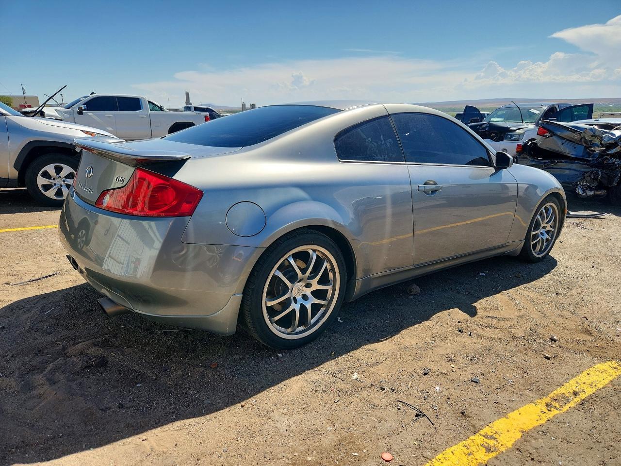 2005 Infiniti G35 Base - Фото 3