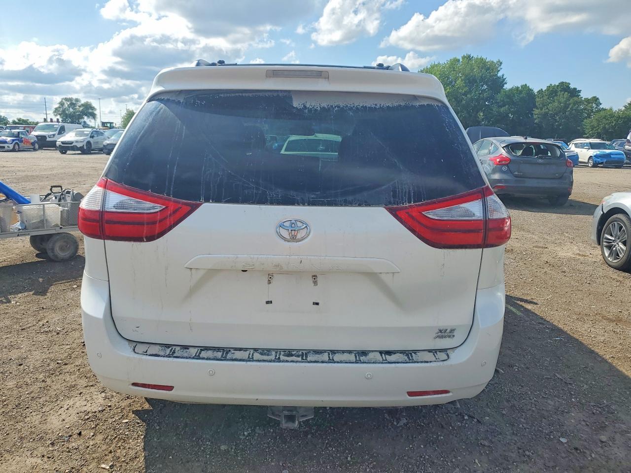 2015 Toyota Sienna Xle Premium 7-Passenger - Фото 6