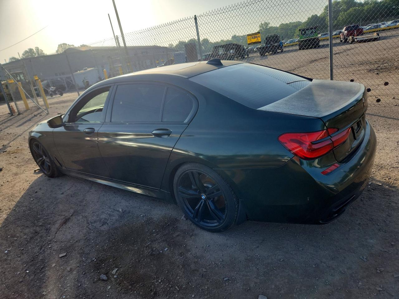 2018 BMW 750 Xi - Image 2