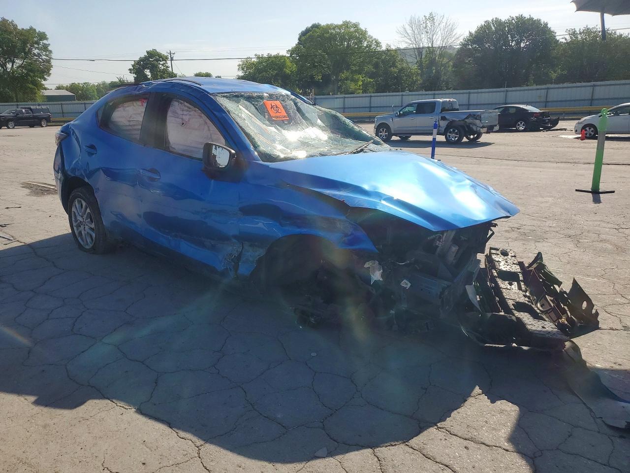 2017 Toyota Yaris Ia Base - Фото 4