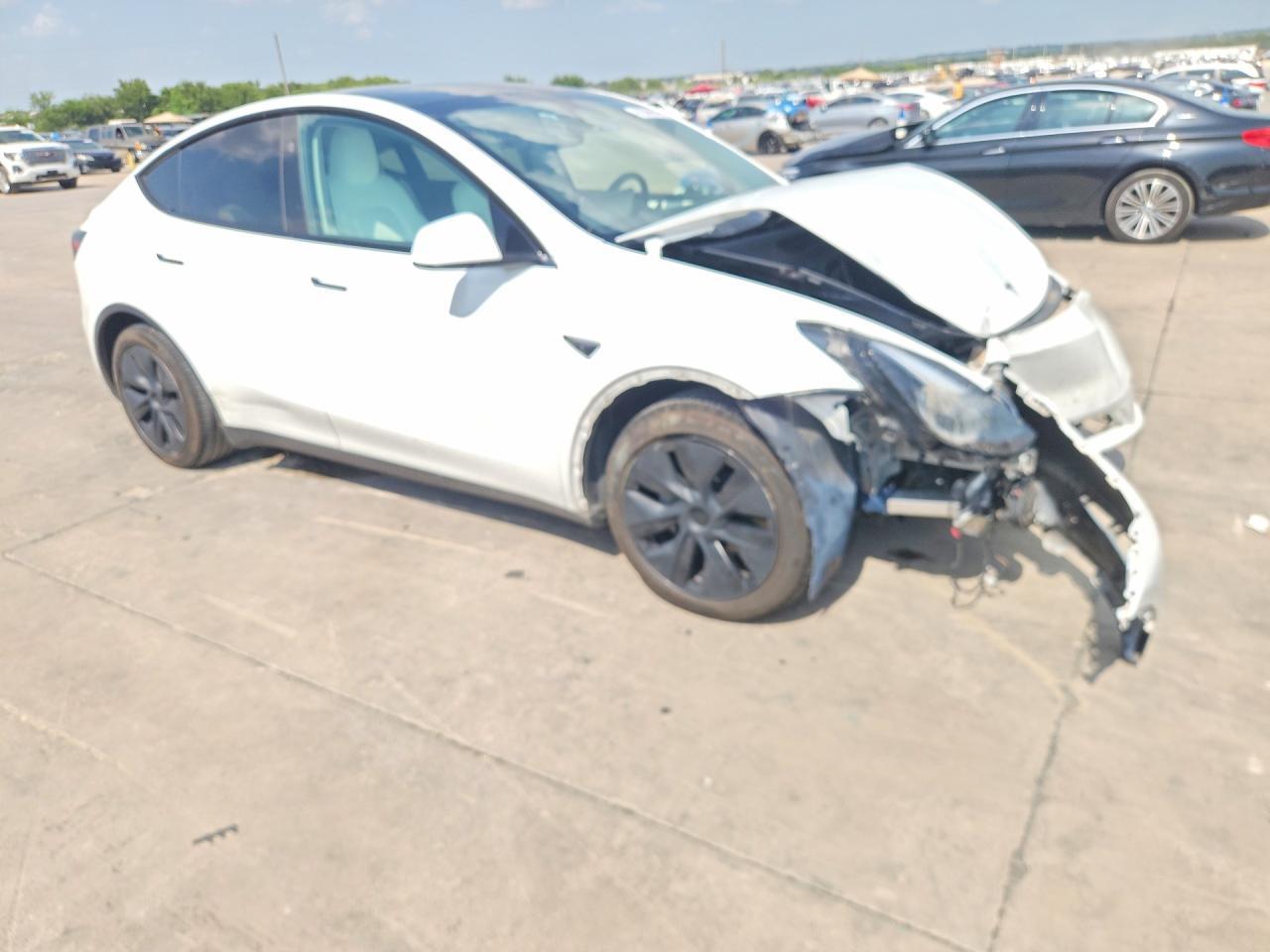 2024 Tesla Model Y - Фото 4