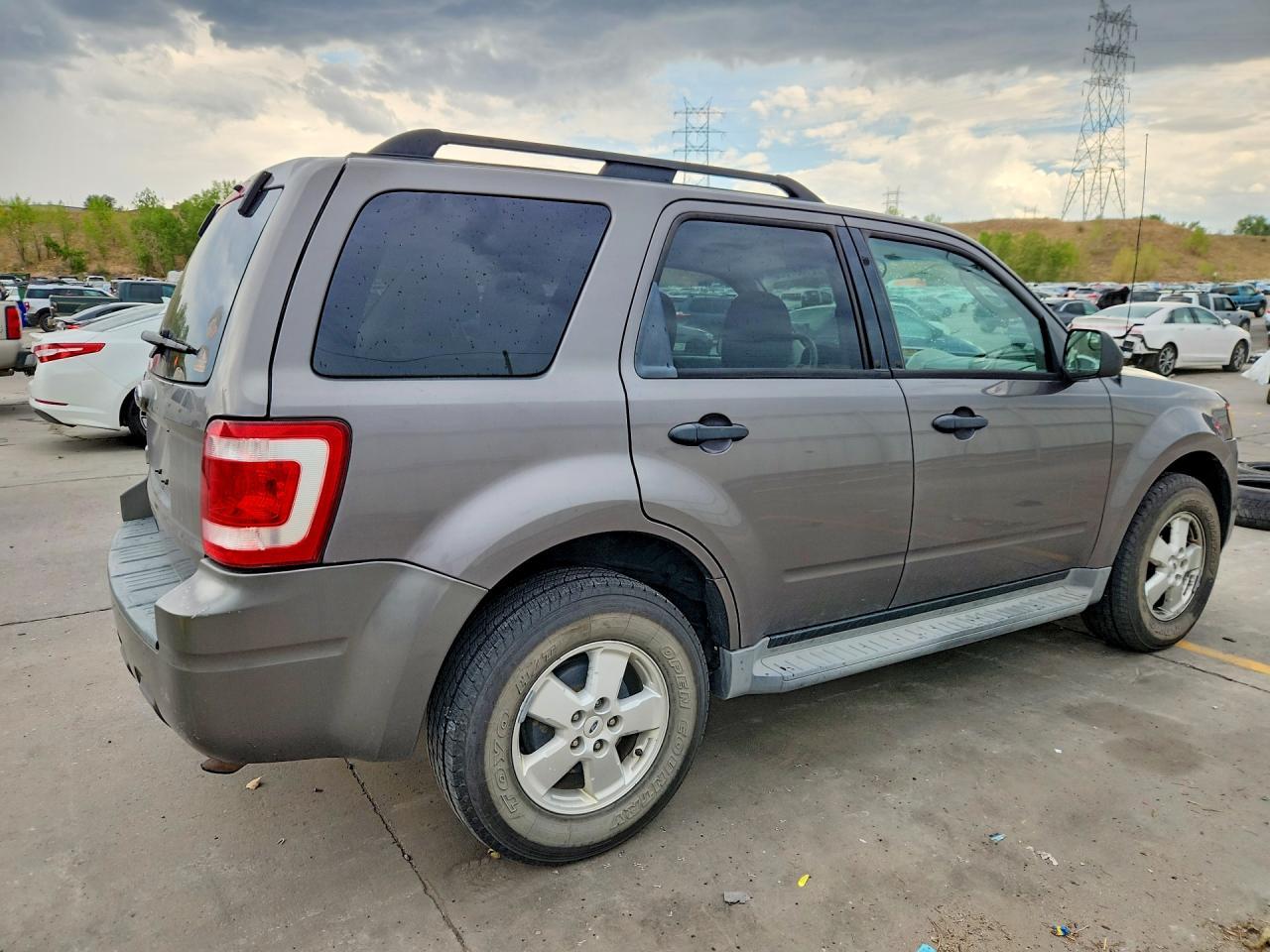 2010 Ford Escape Xlt - Image 3