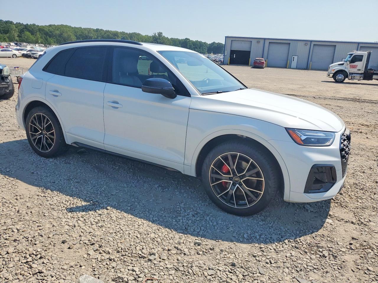 2025 Audi Sq5 Premium Plus - Image 4