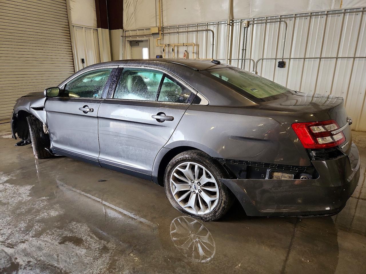 2016 Ford Taurus Limited - Фото 2