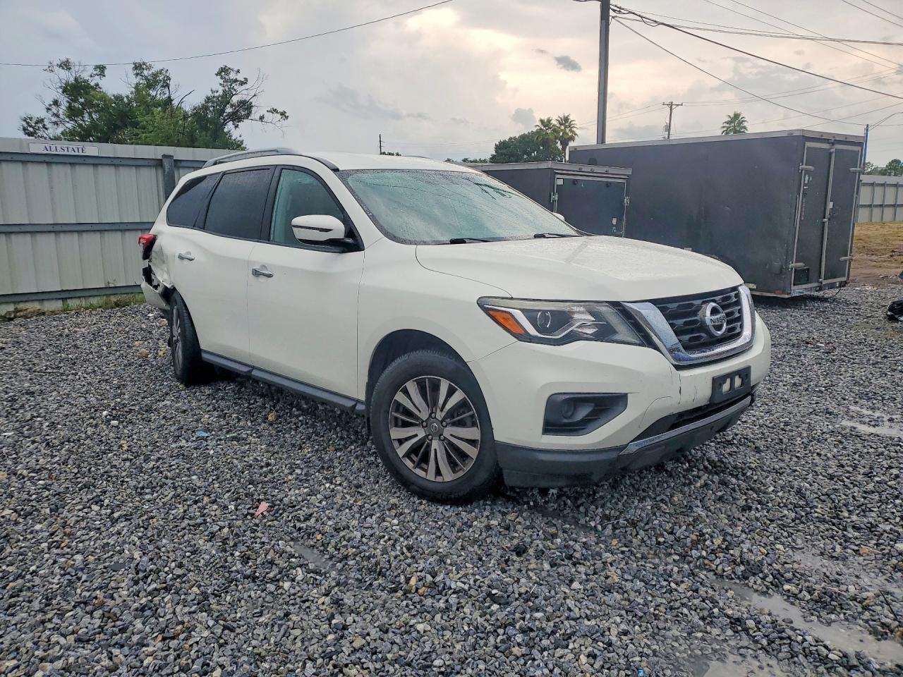 2017 Nissan Pathfinder S - Фото 4