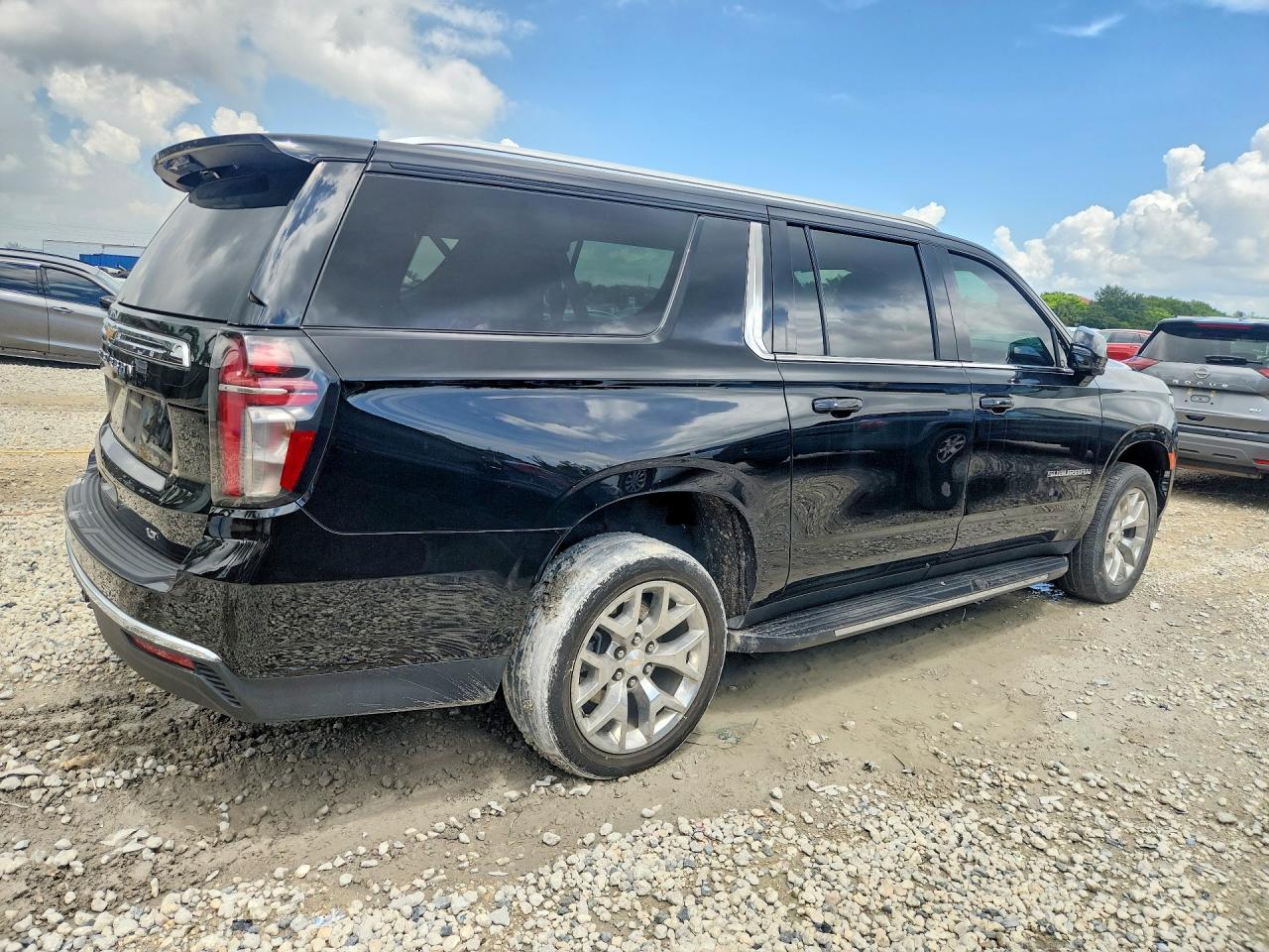 2023 Chevrolet Suburban C1500 Lt - Image 3