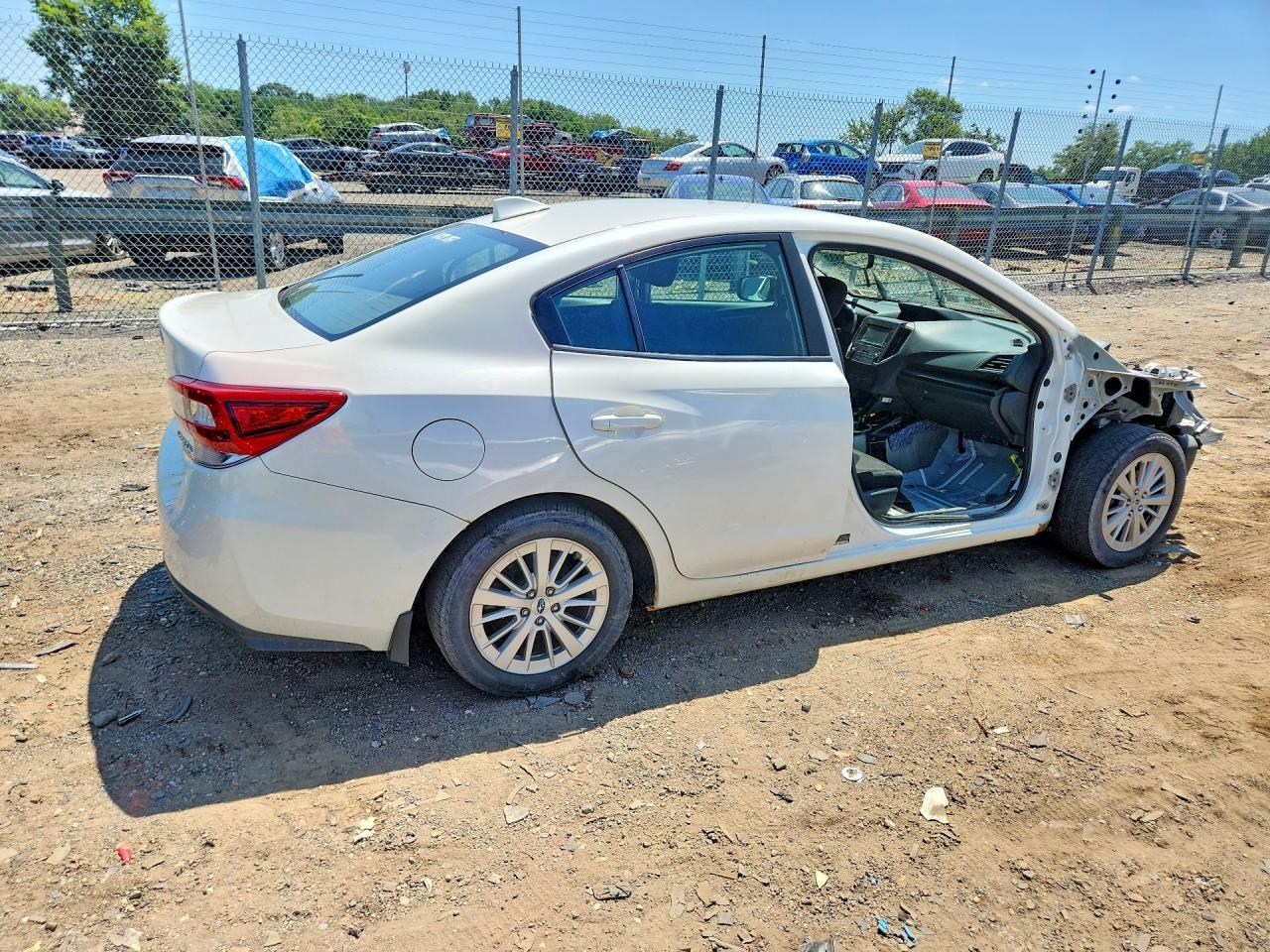 2017 Subaru Impreza Premium - Фото 3