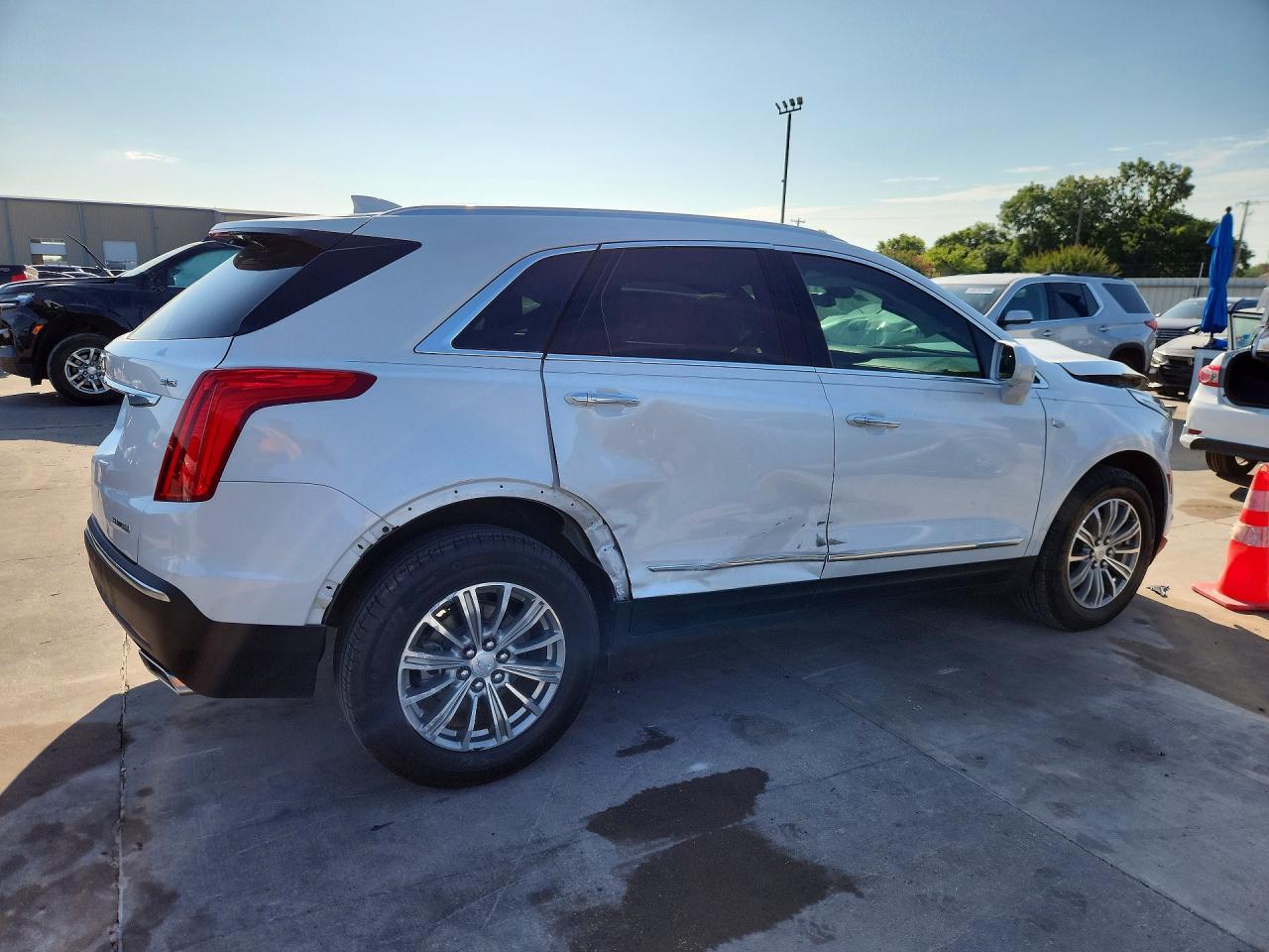2018 Cadillac Xt5 Luxury - Image 3