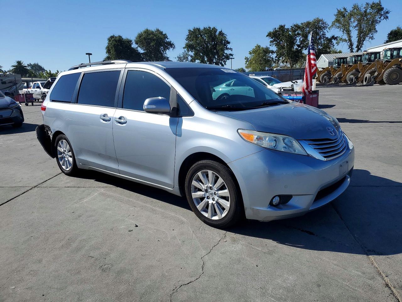 2014 Toyota Sienna Limited 7-Passenger - Фото 4