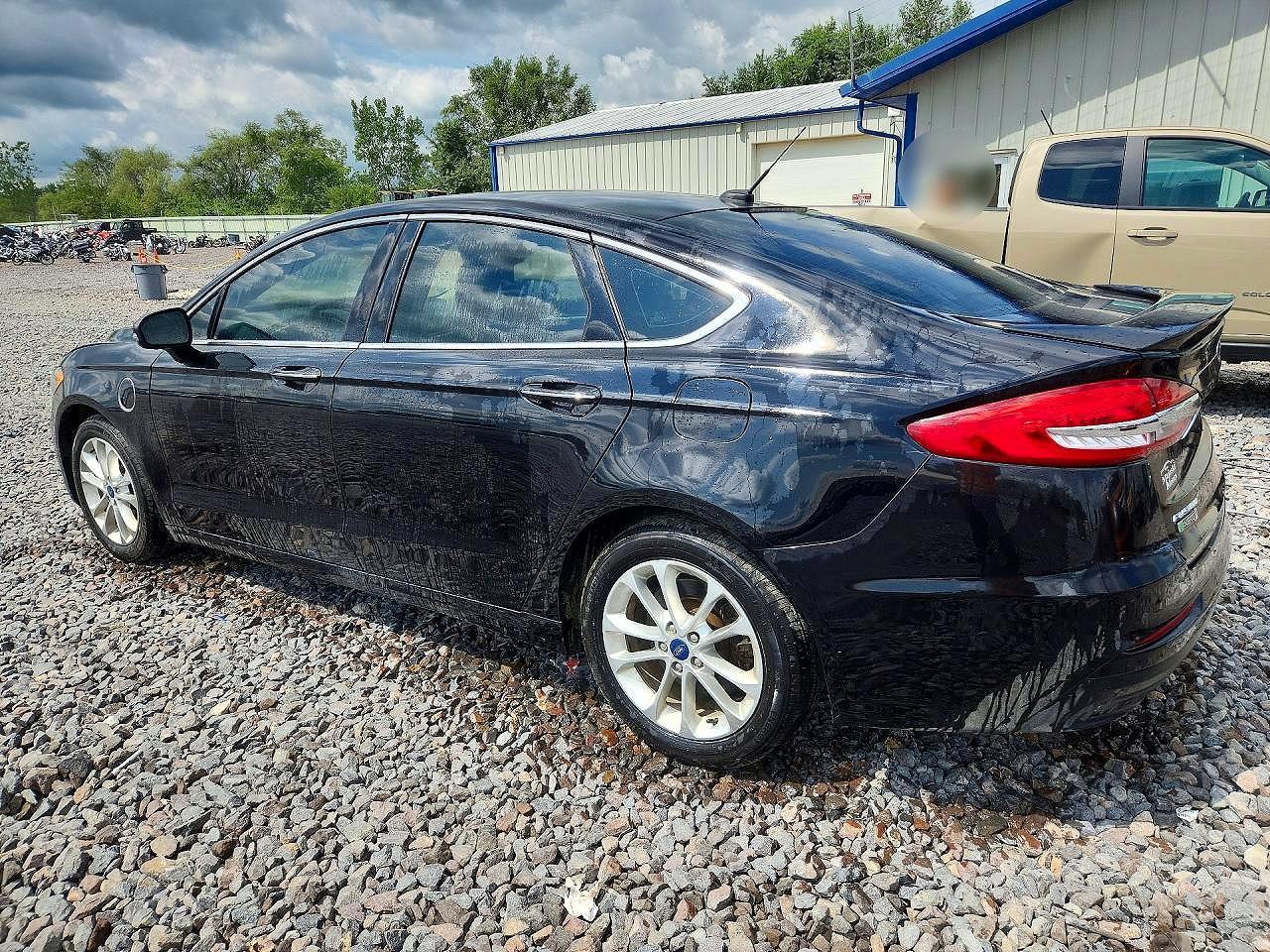 2019 Ford Fusion Titanium - Фото 2
