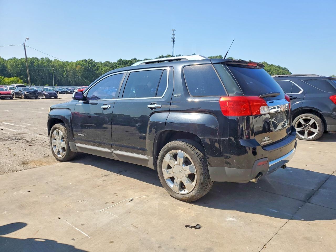 2011 GMC Terrain Slt - Image 2