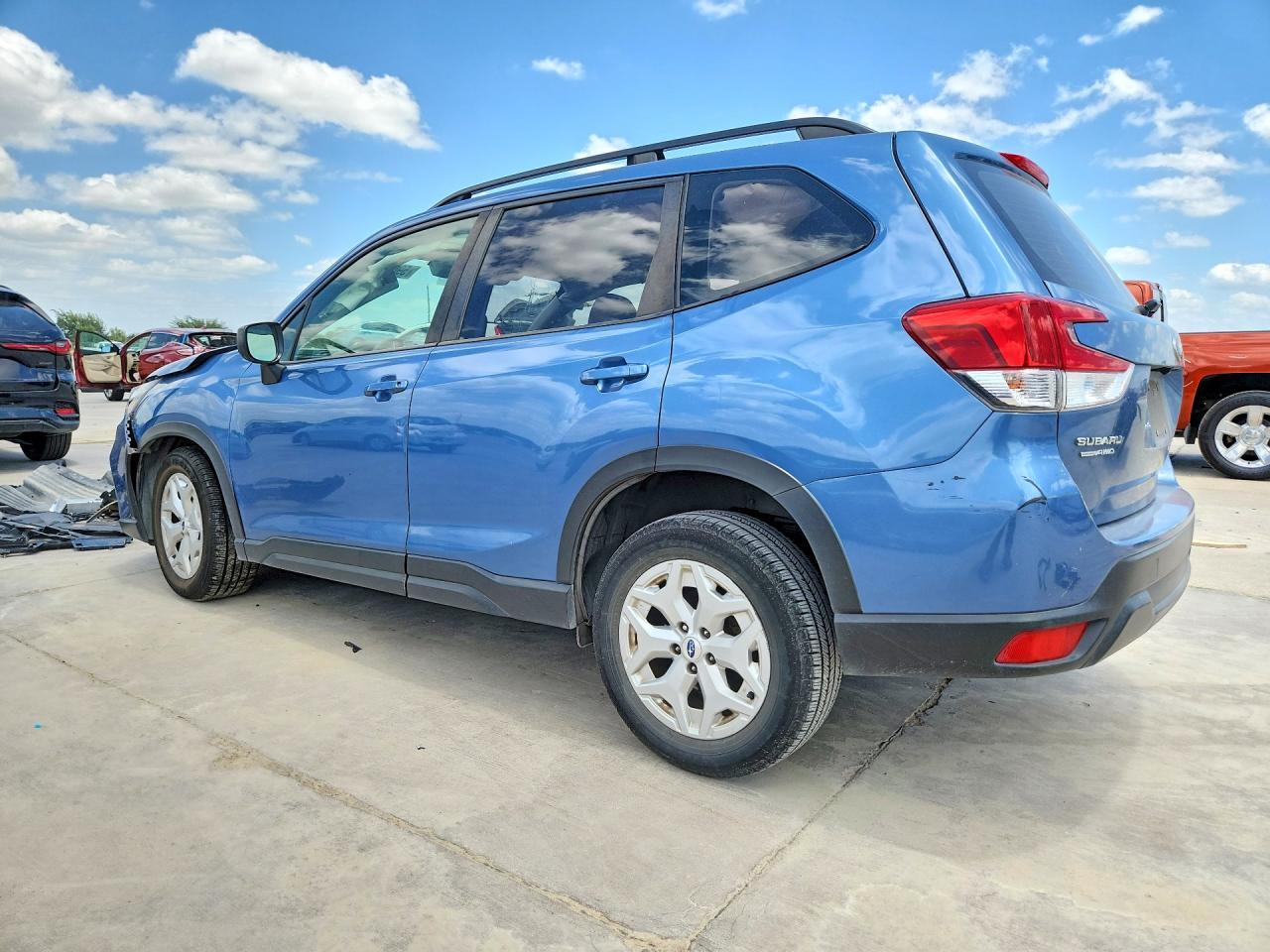 2021 Subaru Forester - Фото 2