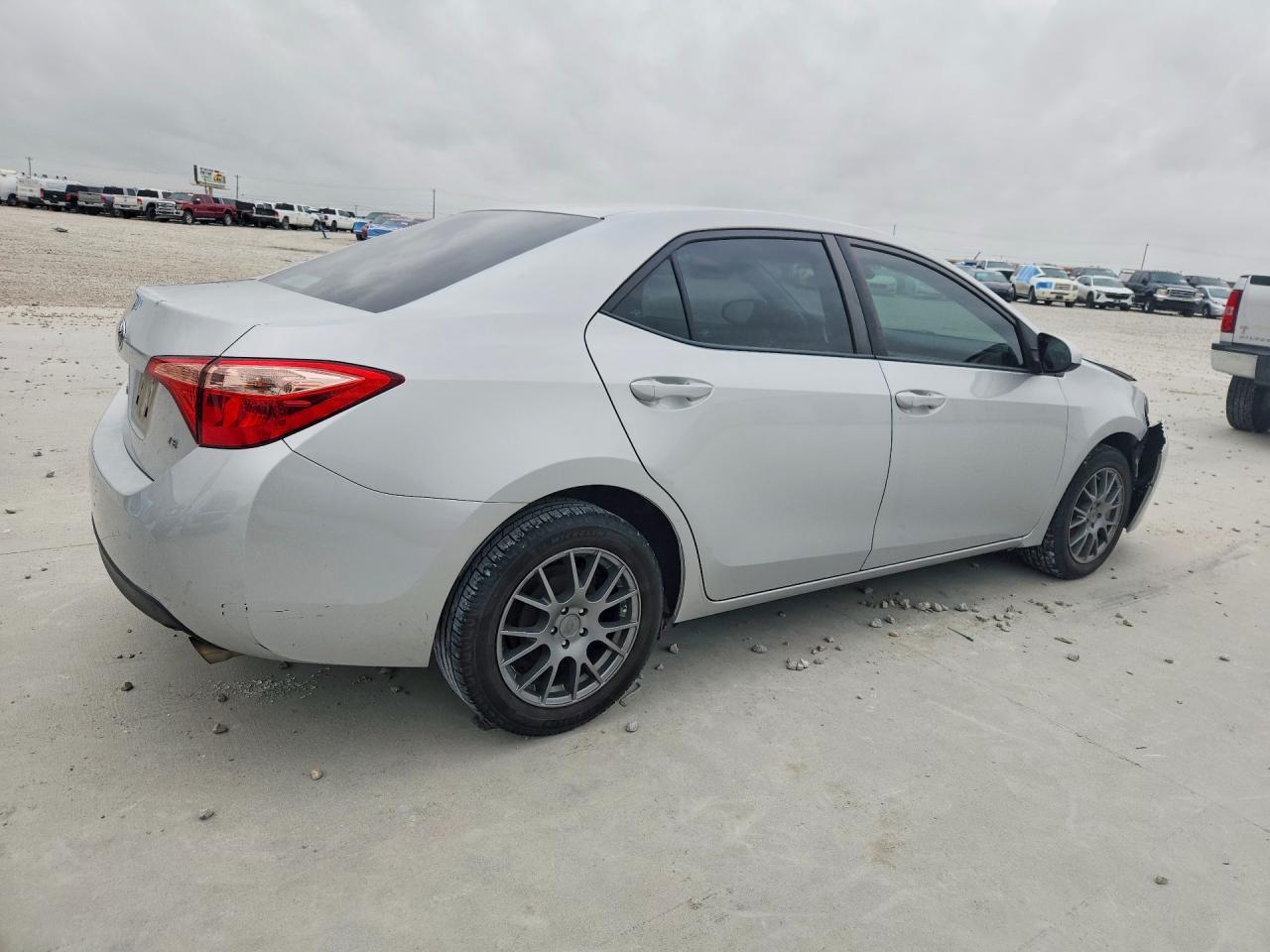 2018 Toyota Corolla Le - Фото 3