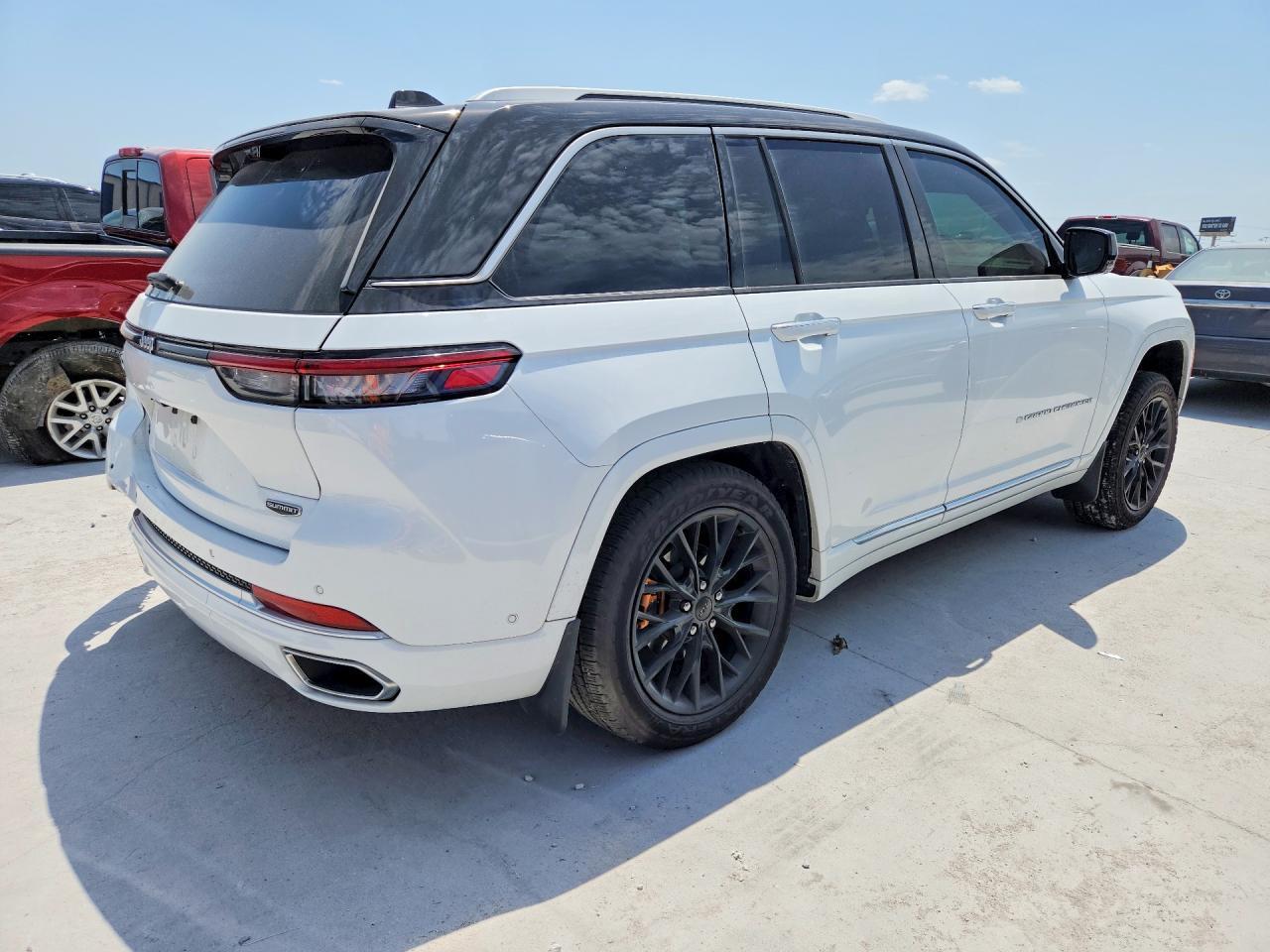 2023 Jeep Grand Cherokee Summit - Фото 3