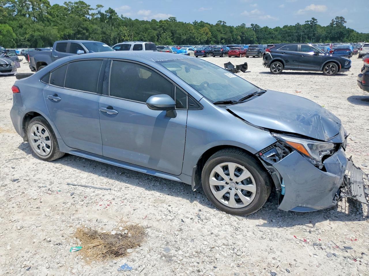 2026 Toyota Corolla Hybrid Le - Image 4