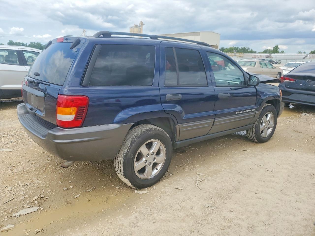2004 Jeep Grand Cherokee Laredo - Image 3