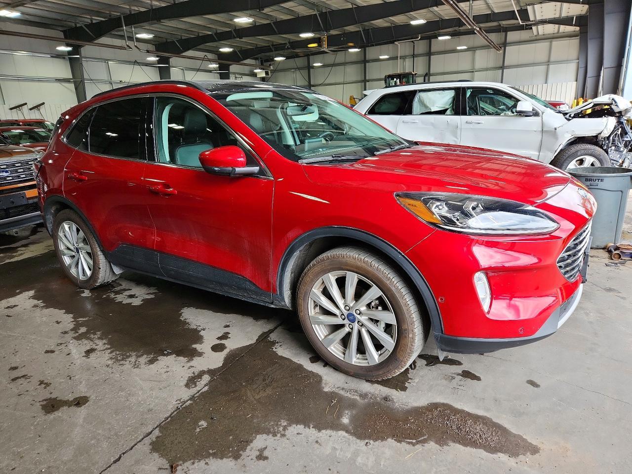 2022 Ford Escape Titanium - Image 4