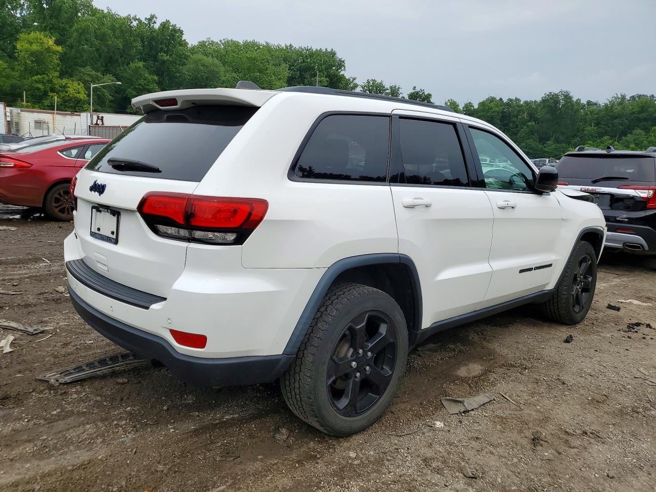 2020 Jeep Grand Cherokee Laredo - Фото 3