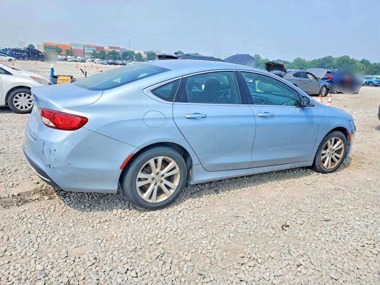 2015 Chrysler 200 Limited - Image 3